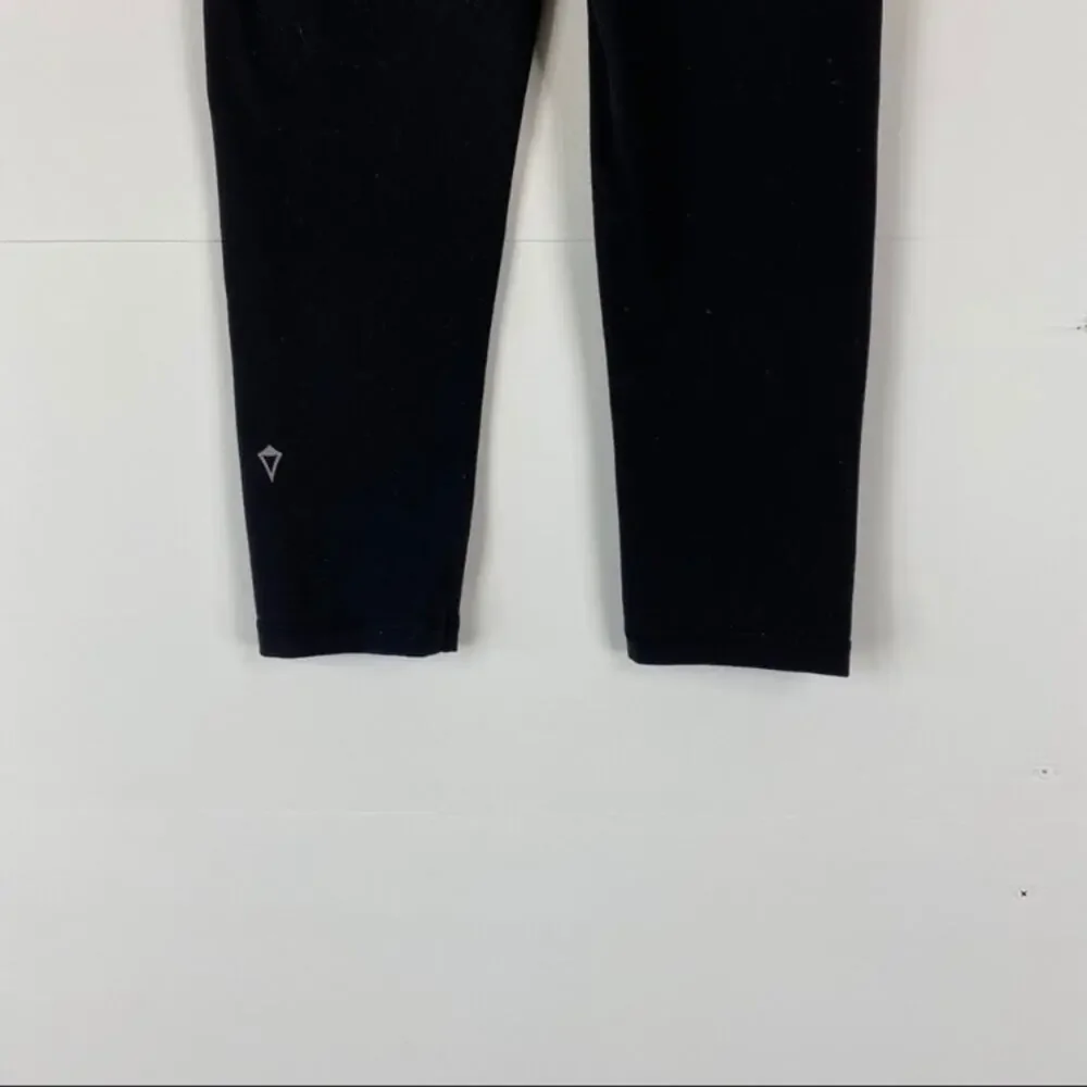 Ivivva Lululemon cropped black leggings with gray waist band